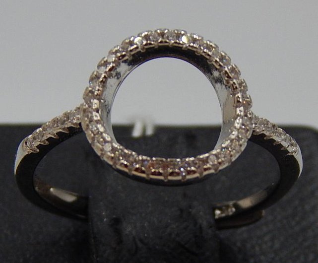 Серебряное кольцо с цирконием (30470031) 0
