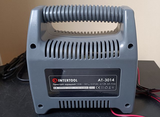 Автомобильное зарядное устройство Intertool AT-3014  2