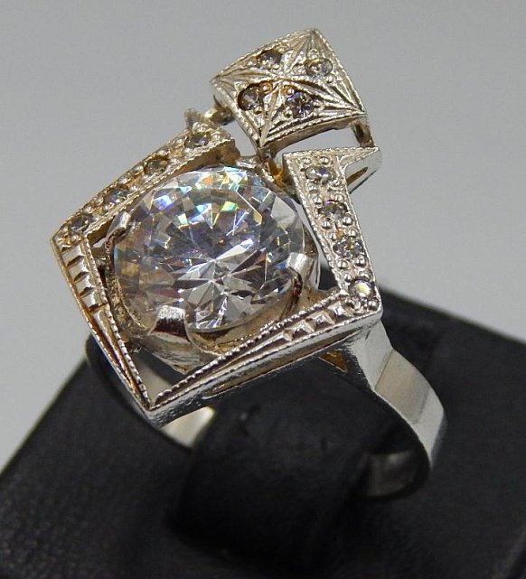 Серебряное кольцо с цирконием (31445868) 1