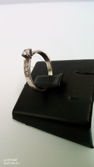 Серебряное кольцо с цирконием (30527401) 1