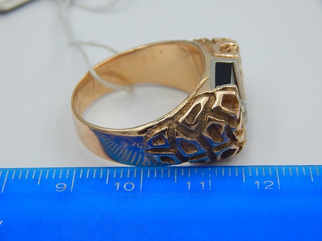 Перстень из красного и белого золота с ониксом и бриллиантом (-ми) (28659973) 6