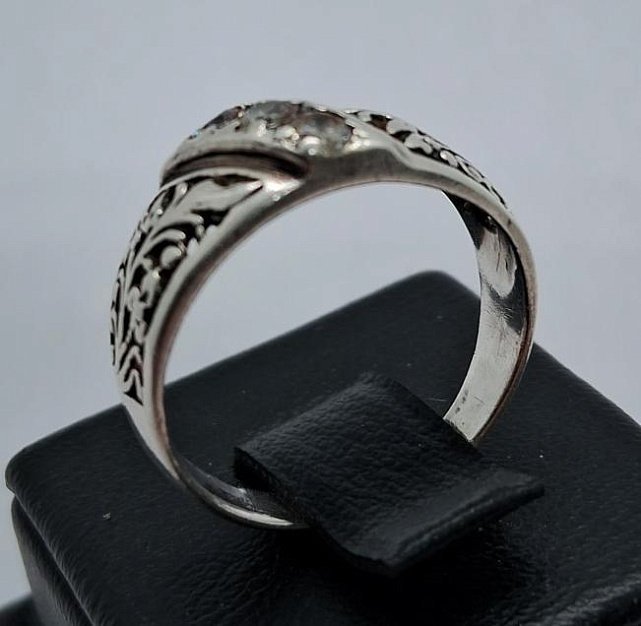 Серебряное кольцо с цирконием (32649030) 3