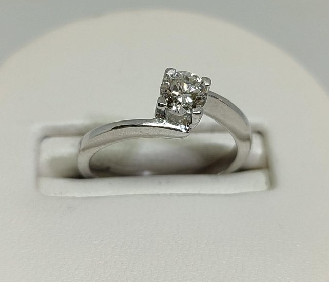 Кольцо из белого золота с бриллиантом (-ми) (33563102) 0