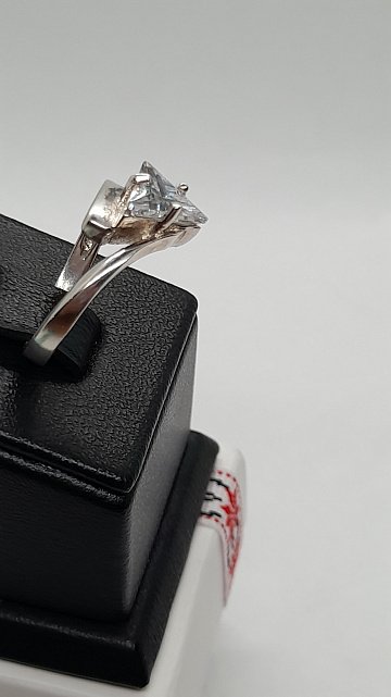 Серебряное кольцо с цирконием (31803685) 1