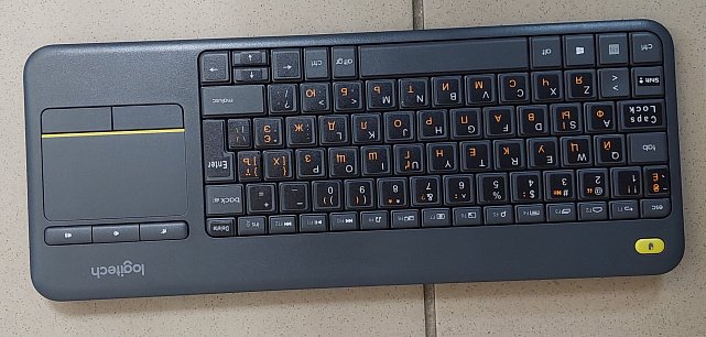 Бездротова клавіатура Logitech K400 Plus 1