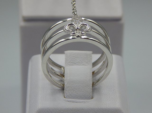 Серебряное кольцо с цирконием (32539516) 1