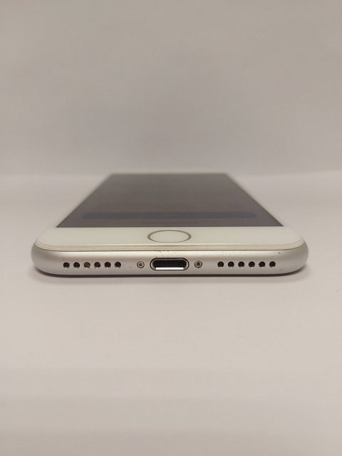 Apple iPhone 8 64Gb Silver (MQ6L2)  1