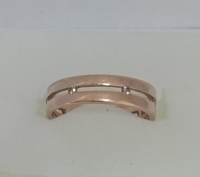 Обручальное кольцо из красного золота с цирконием (33752149) 0