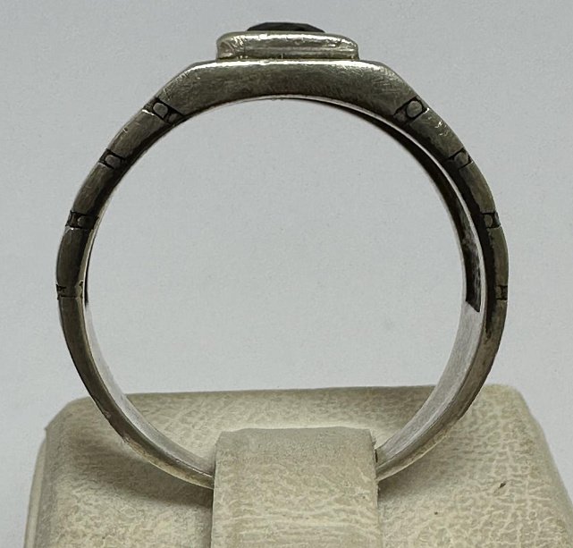 Серебряный перстень с ониксом (33733612) 3