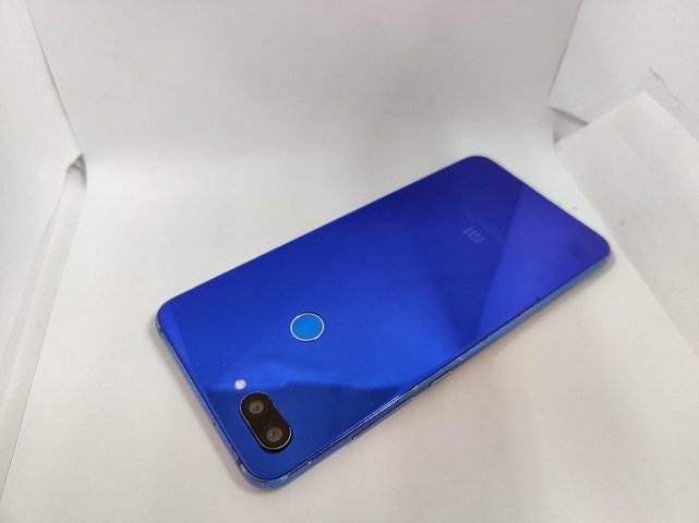 Xiaomi Mi 8 Lite 4/64GB Aurora Blue 2