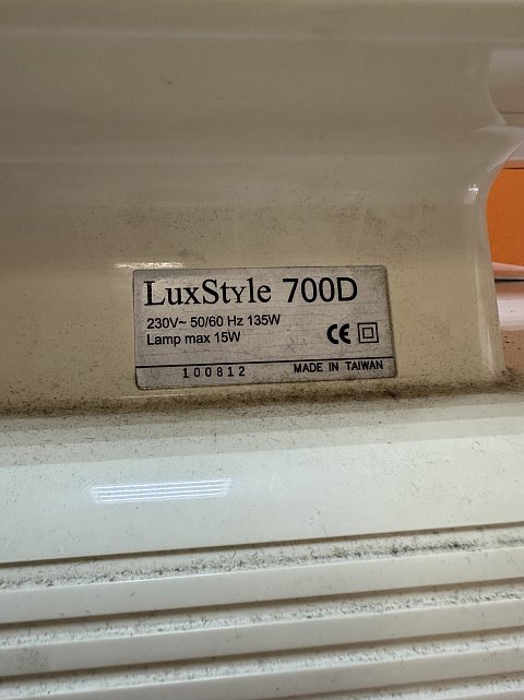 Оверлок LuxStyle 700D  3