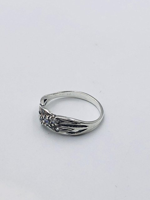 Серебряное кольцо с цирконием (33894494) 1