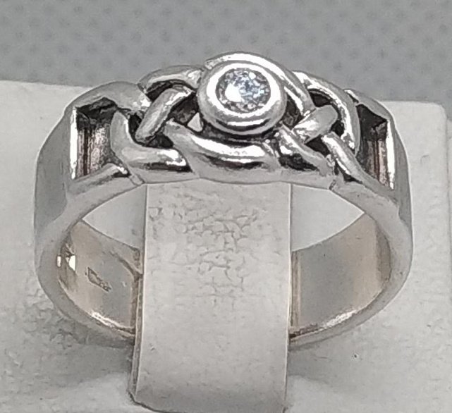 Серебряное кольцо с цирконием (30196030) 0