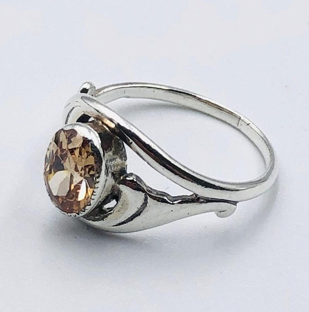 Серебряное кольцо с цирконием (33895665) 1