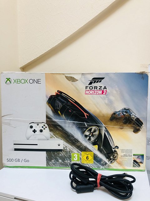 Игровая приставка Microsoft Xbox One S 500GB 4