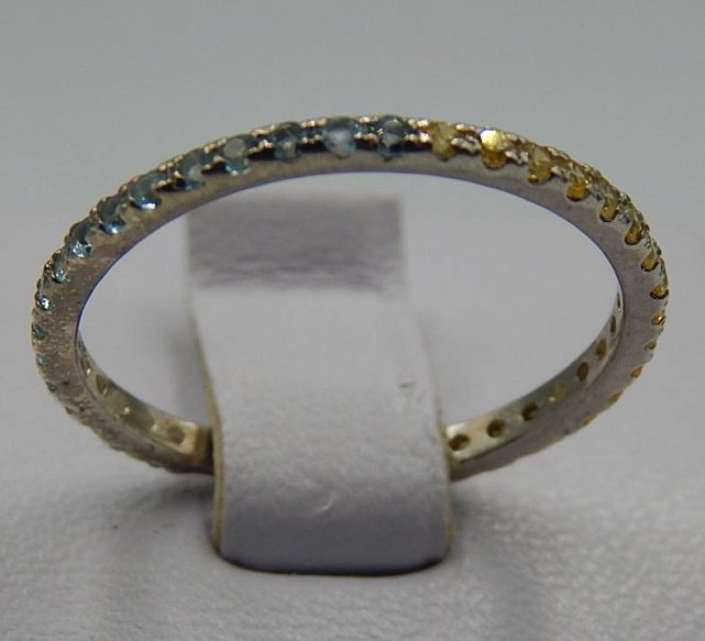 Серебряное кольцо с цирконием (31286401) 0