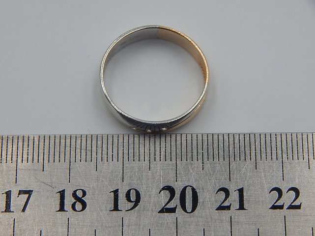 Обручальное кольцо из красного и белого золота с цирконием (33747307) 3