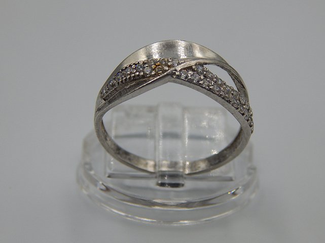 Серебряное кольцо с цирконием (33294925) 1