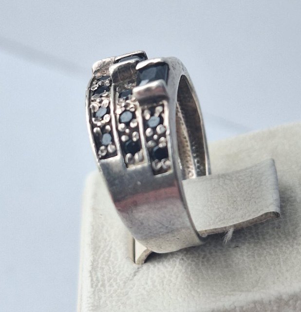 Серебряное кольцо с цирконием (33312404) 1