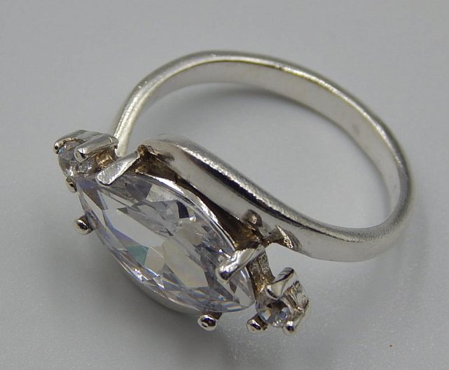 Серебряное кольцо с цирконием (32440667) 2