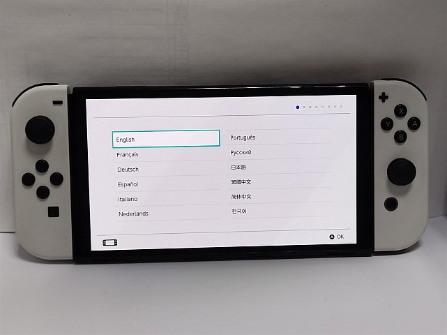 Портативная игровая приставка Nintendo Switch OLED  0