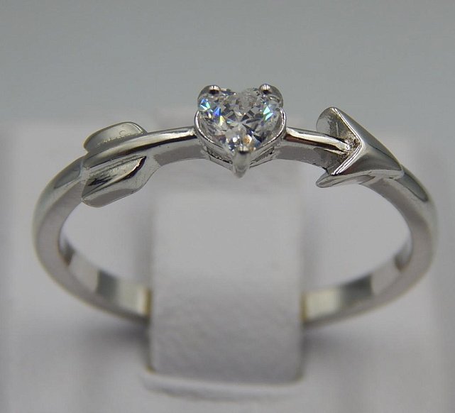 Серебряное кольцо с цирконием (33751161) 0