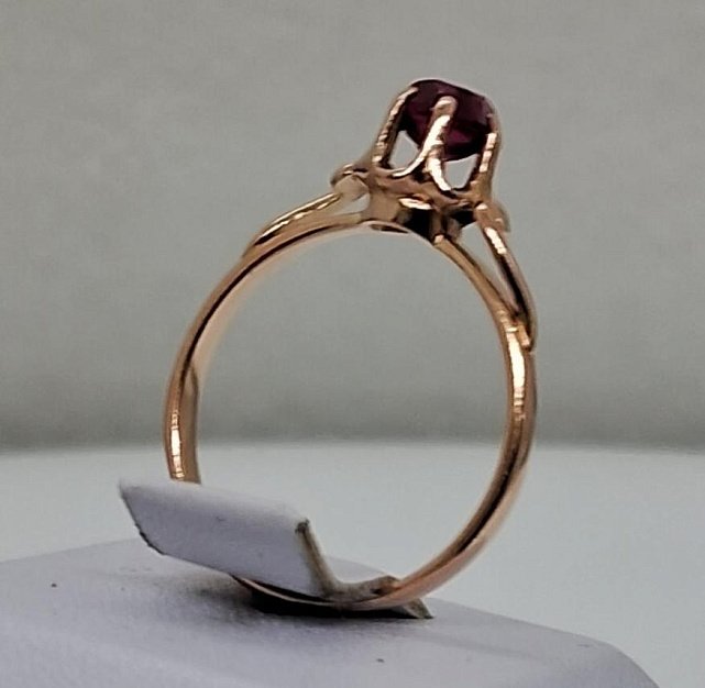 Кольцо из красного золота с корундом (32909237)  2