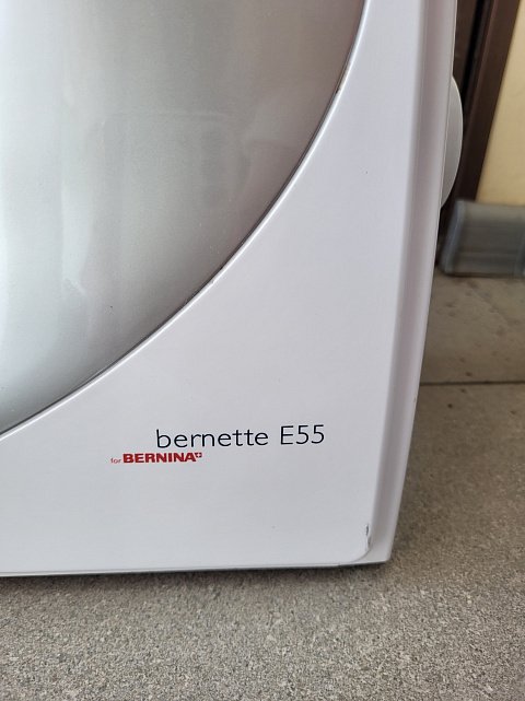 Швейна машинка Bernina Bernette E55  5