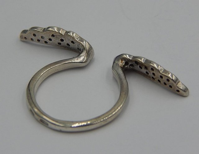Серебряное кольцо с цирконием (24674286) 3