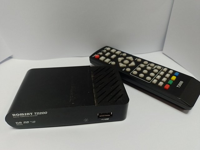 ТВ-тюнер/ресивер Romsat T2200 0