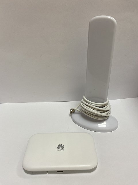 Wi-Fi роутер/модем Huawei E5577C  1