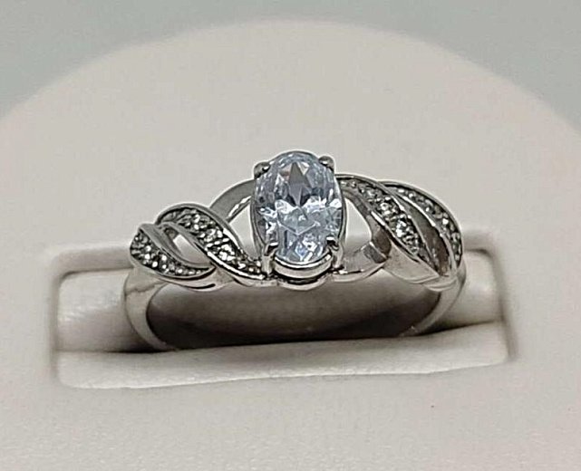 Серебряное кольцо с цирконием (33476223) 1