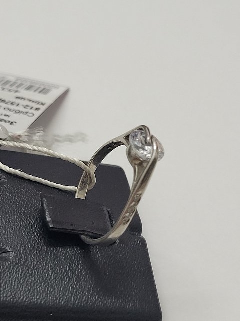 Серебряное кольцо с цирконием (30509699) 1