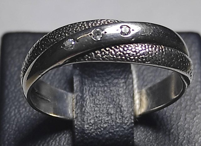 Серебряное кольцо с цирконием (30059705) 1