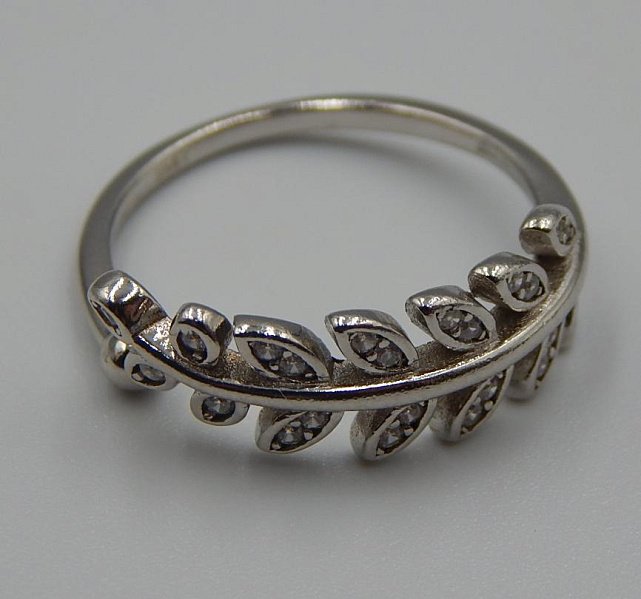 Серебряное кольцо с цирконием (31186949) 2