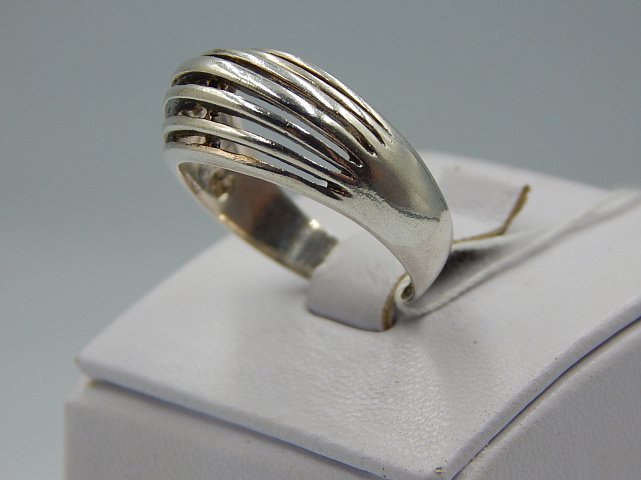 Серебряное кольцо (32490803) 1