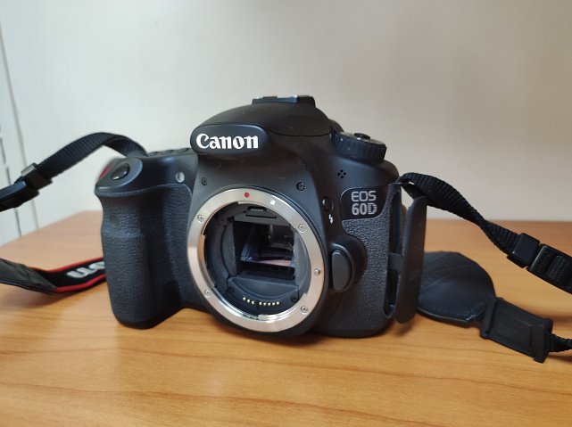 Фотоапарат Canon EOS 60D 0