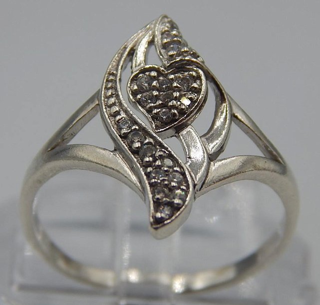 Серебряное кольцо с цирконием (33226202) 0