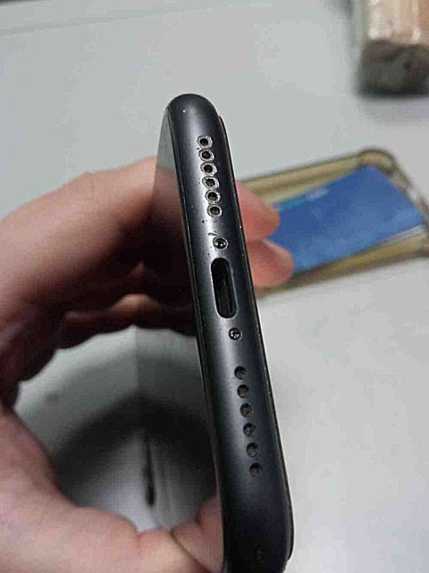 Apple iPhone 11 64GB Black 10