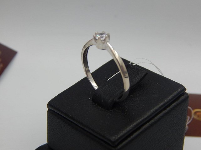 Серебряное кольцо с цирконием (30514896) 1