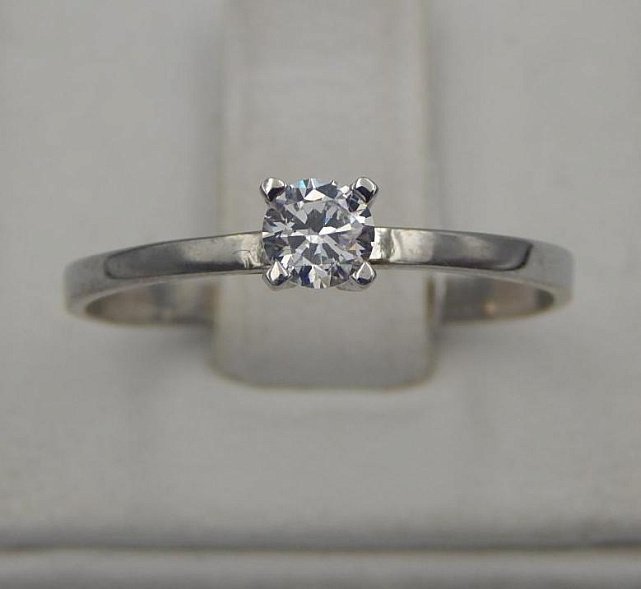 Серебряное кольцо с цирконием (30512910) 0