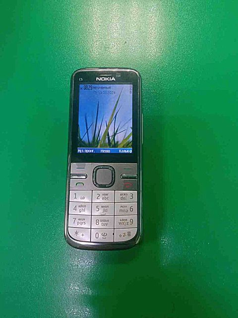 Nokia C5-00 1