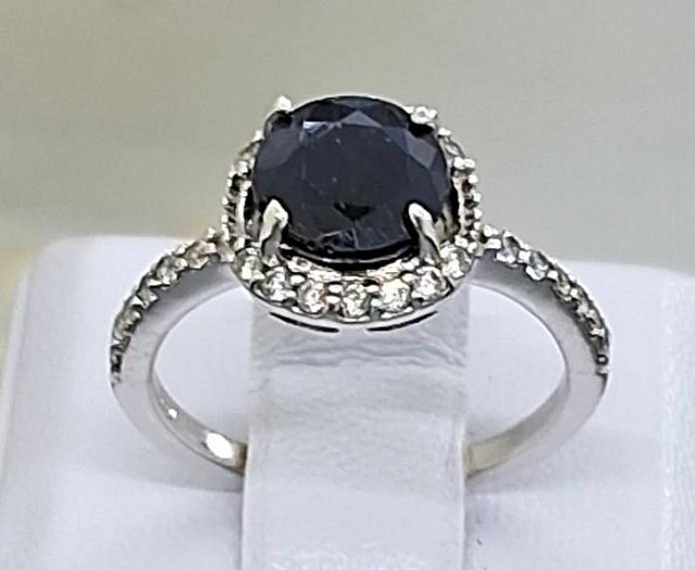 Серебряное кольцо с цирконием (32473873) 0