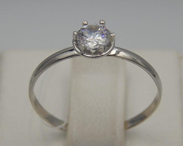 Серебряное кольцо с цирконием (30515087) 0