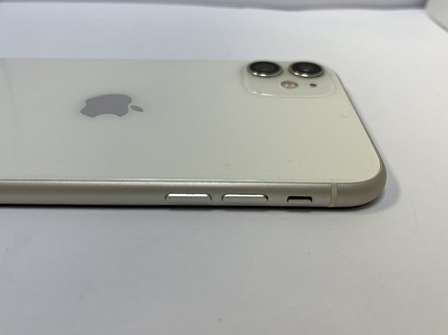 Apple iPhone 11 64GB White 2