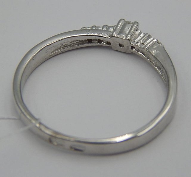 Серебряное кольцо с цирконием (28352007) 1