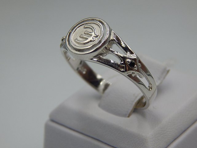Серебряное кольцо с цирконием (33467252) 1
