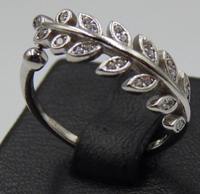 Серебряное кольцо с цирконием (31186949) 3