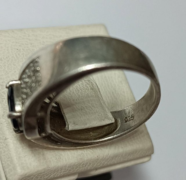 Серебряное кольцо с цирконием (33542758) 1
