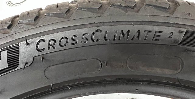 Всесезонні шини 225/45 R17 Michelin CrossClimate 2 4mm 1